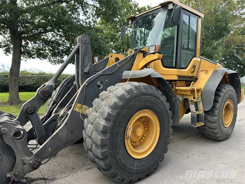 Volvo L120F Gumikerekes homlokrakodók