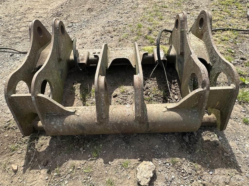 Volvo quick coupler Gumikerekes homlokrakodók