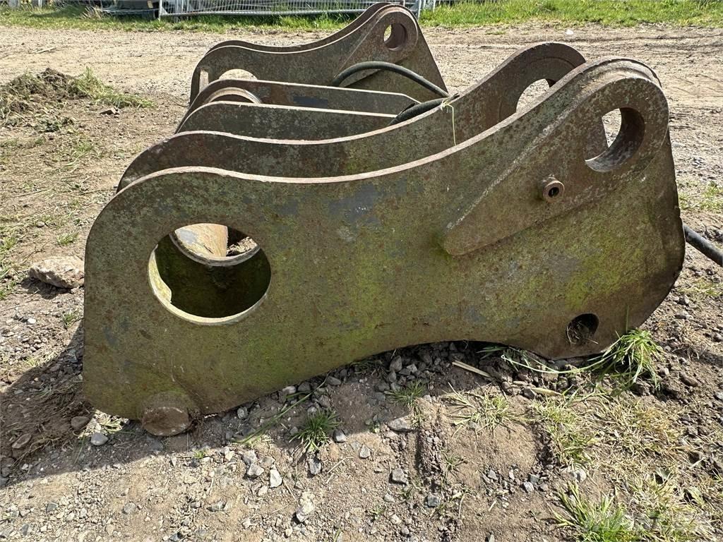 Volvo quick coupler Gumikerekes homlokrakodók