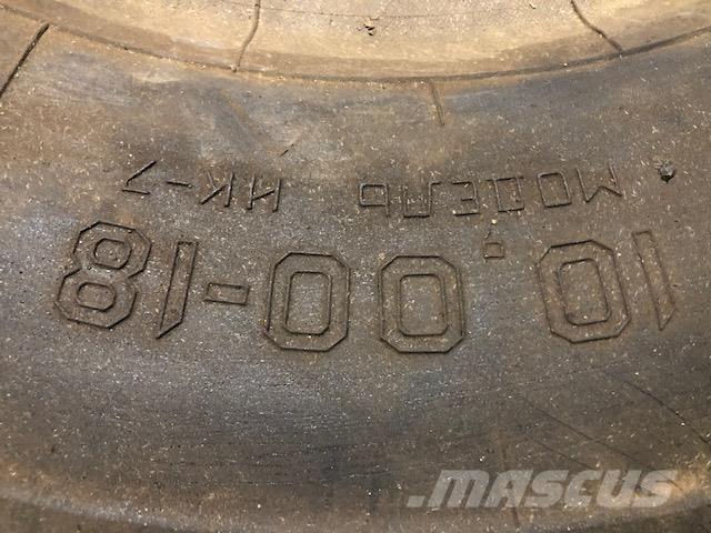  10.00-18 Stomil dæk - 3 stk. Gumiabroncsok, kerekek és felnik