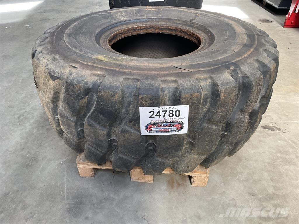  23.5xR25 Bridgestone dæk Gumiabroncsok, kerekek és felnik