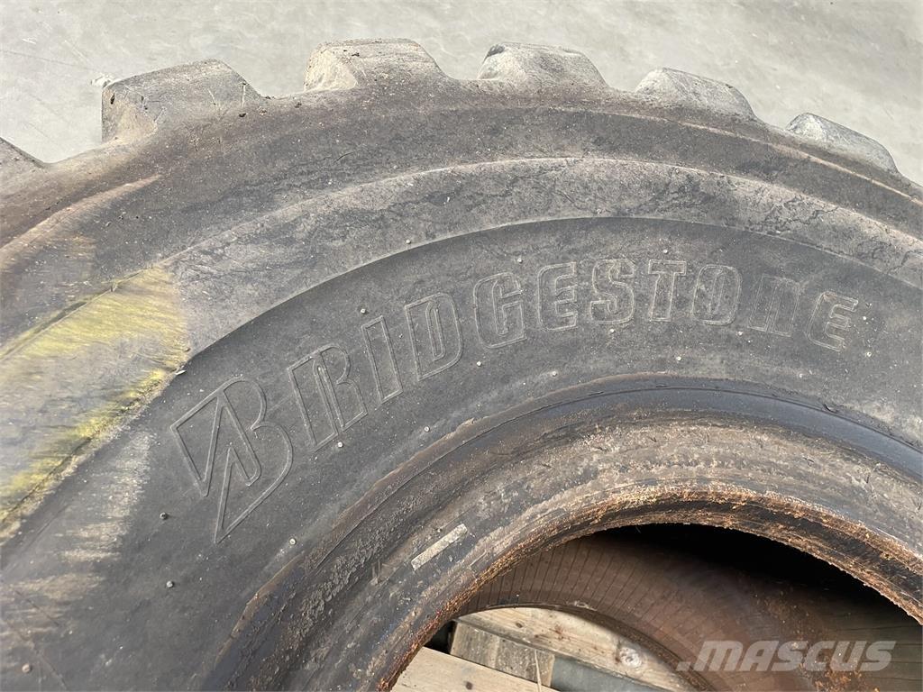  23.5xR25 Bridgestone dæk Gumiabroncsok, kerekek és felnik