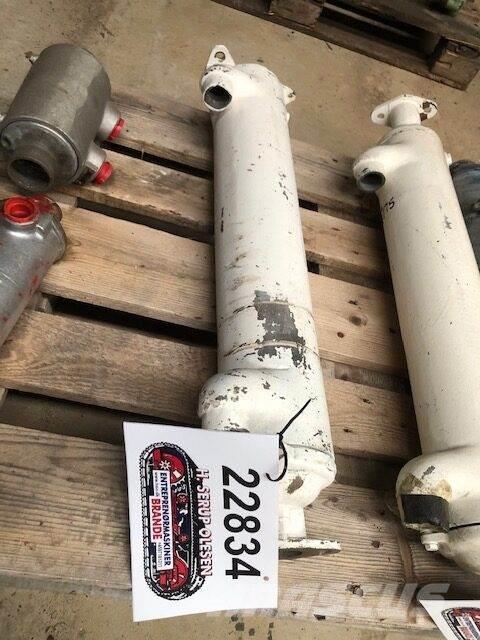 Bowman FD8492 Oliekøler Építőipar - Egyebek