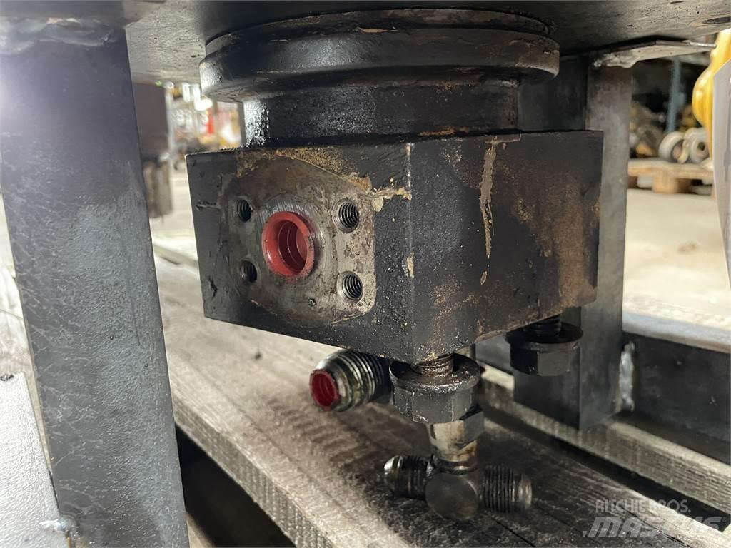 CAT 215LC svirvel Hidraulika