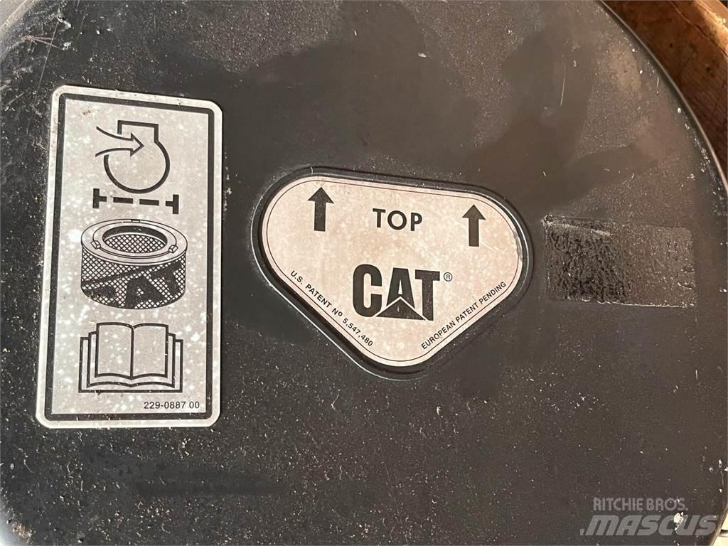 CAT 323D luftfilterhus Építőipar - Egyebek