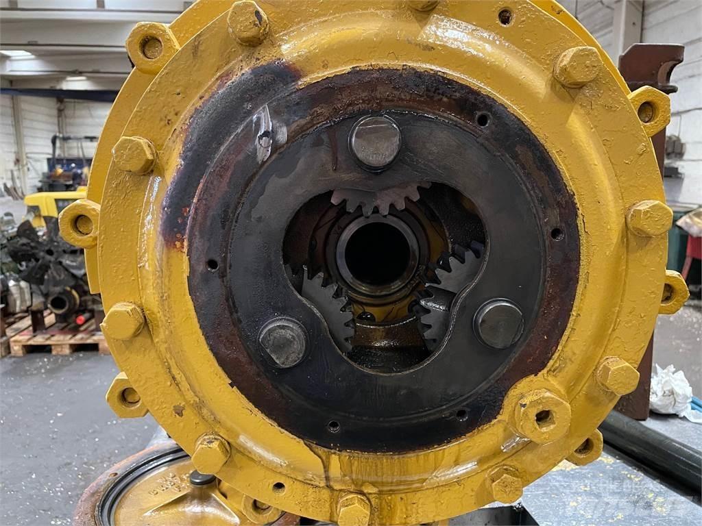 CAT 930 Front aksel Tengelyek