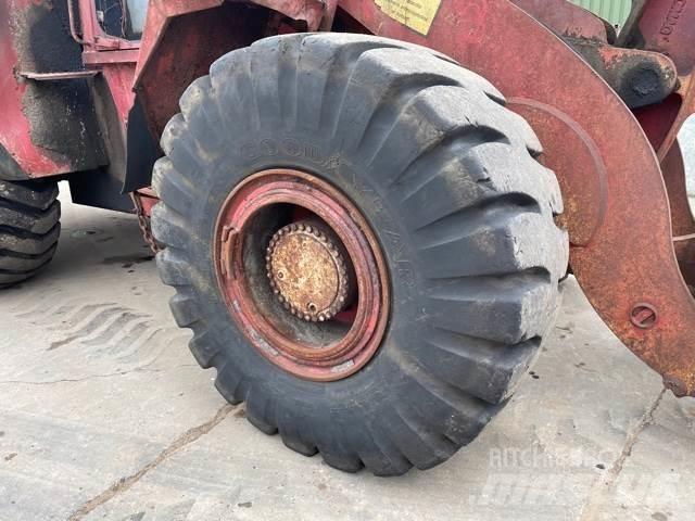 Hanomag 60E til ophug Gumikerekes homlokrakodók