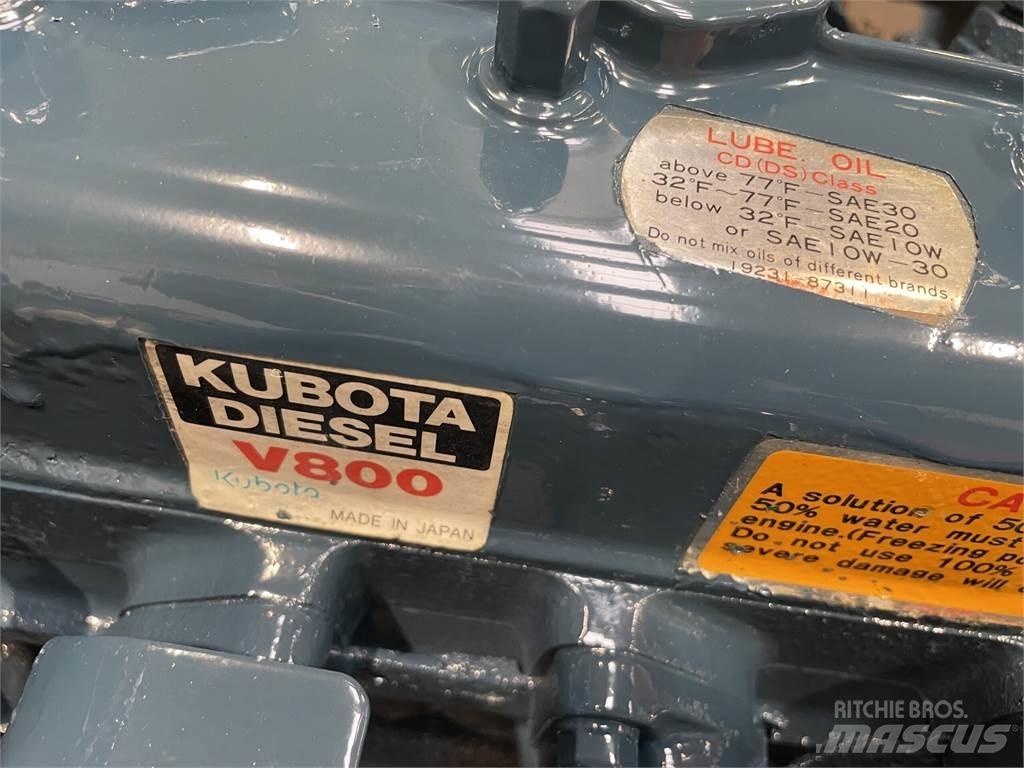 Kubota V800 motor - 4 cyl. Motorok
