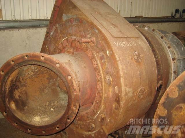 MAN 12V 32/40 turbo - 2 stk Egyéb alkatrészek