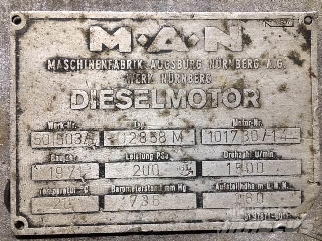 MAN D2858M V8 motor Motorok