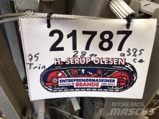  Rebstige med 75 trin munkacsónakok/uszályok