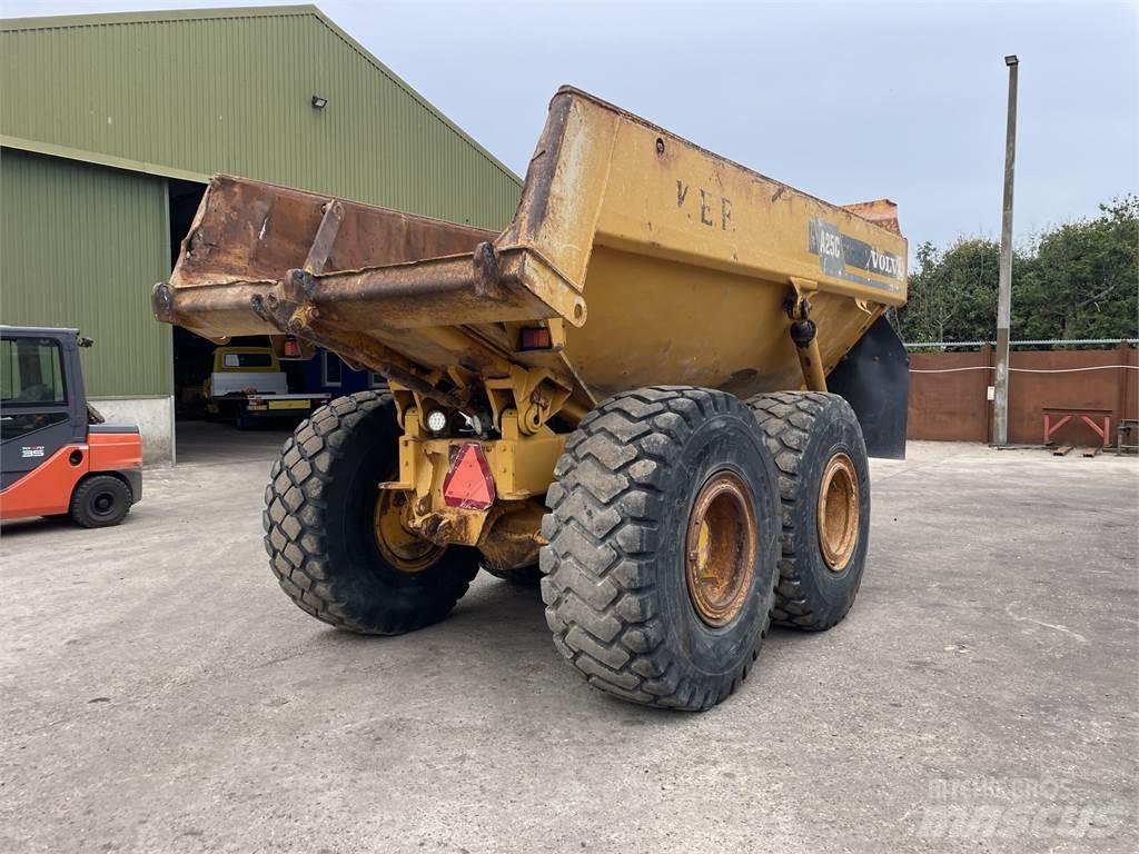 Volvo A25C dumpervogn 6x6 Mezei dömperek