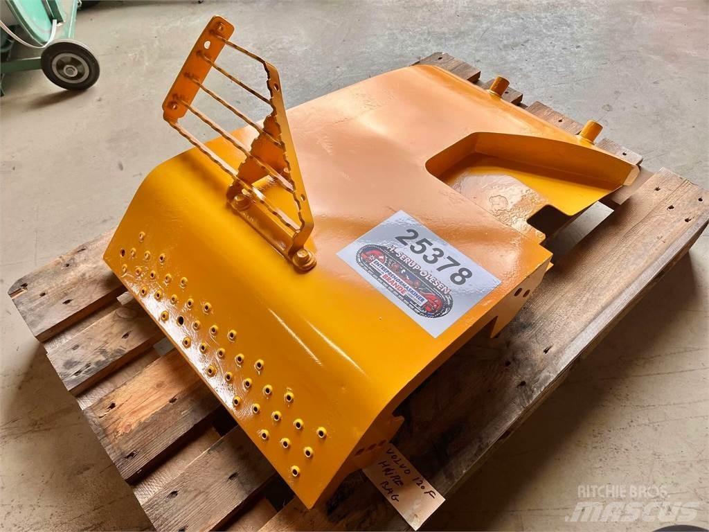 Volvo L120F bagskærm Egyéb alkatrészek