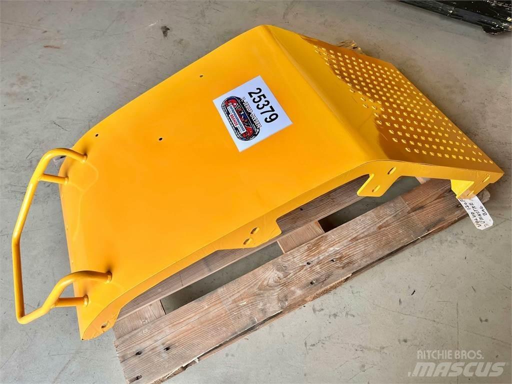 Volvo L120F bagskærm Egyéb alkatrészek