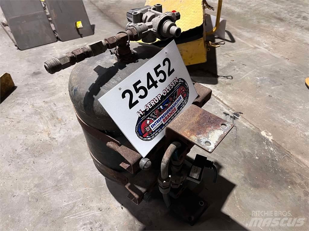 Volvo L120F lufttank Egyéb alkatrészek