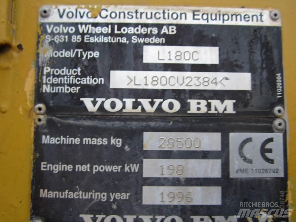 Volvo L180C til ophug Gumikerekes homlokrakodók