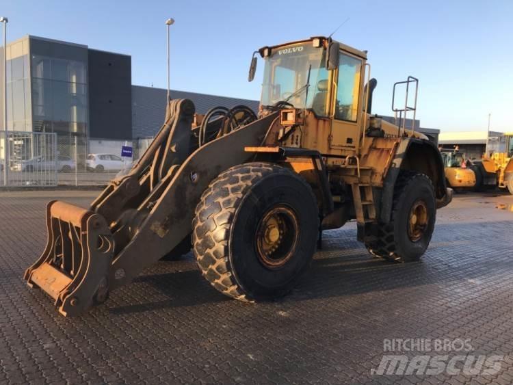 Volvo L180E til ophug Gumikerekes homlokrakodók