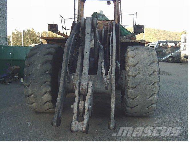 Volvo L220E til ophug Gumikerekes homlokrakodók