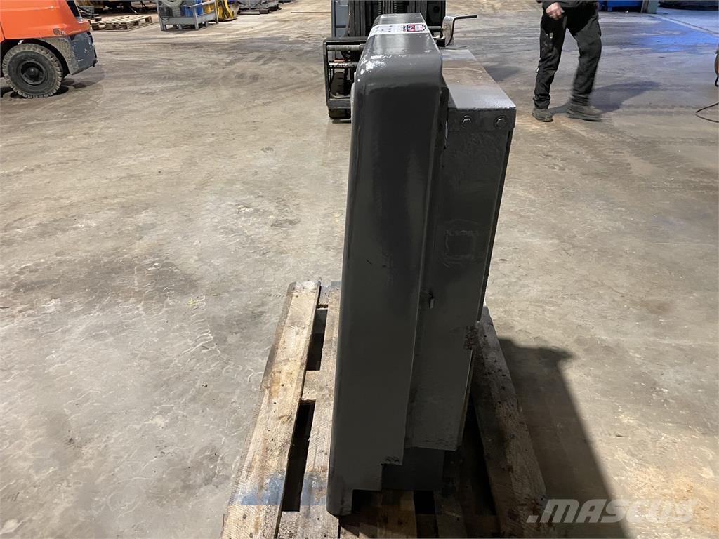 Volvo L70B kølerhjelm Egyéb alkatrészek