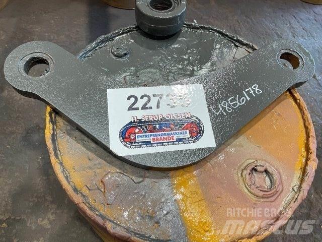 Volvo L90B Link Arm Egyéb alkatrészek