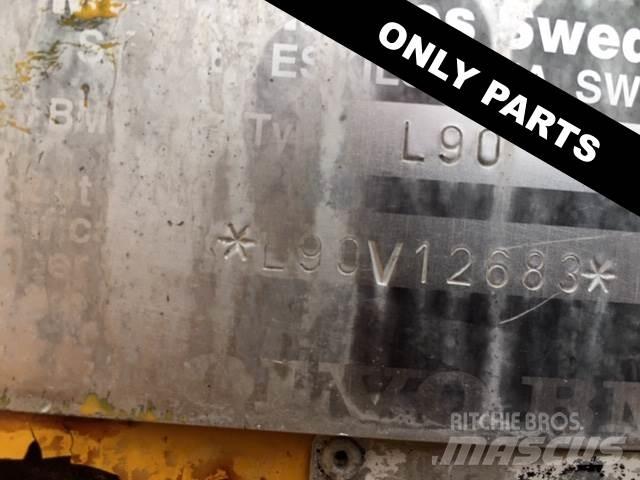Volvo L90B til ophug Gumikerekes homlokrakodók