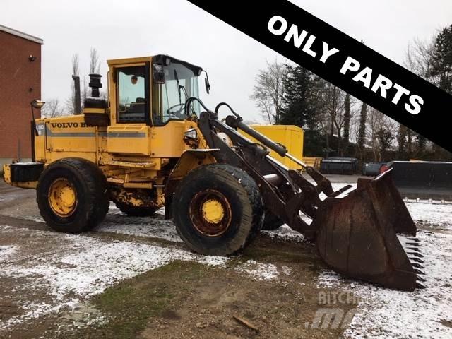 Volvo L90B til ophug Gumikerekes homlokrakodók