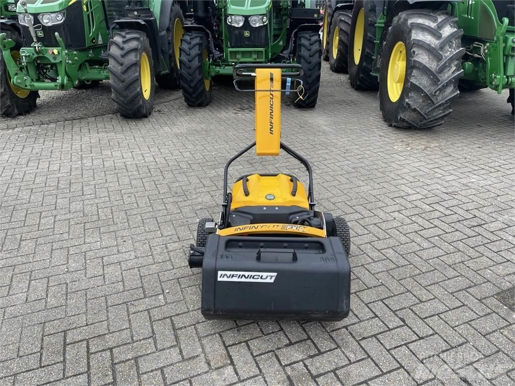  FX22 Három késhengeres fűnyírók