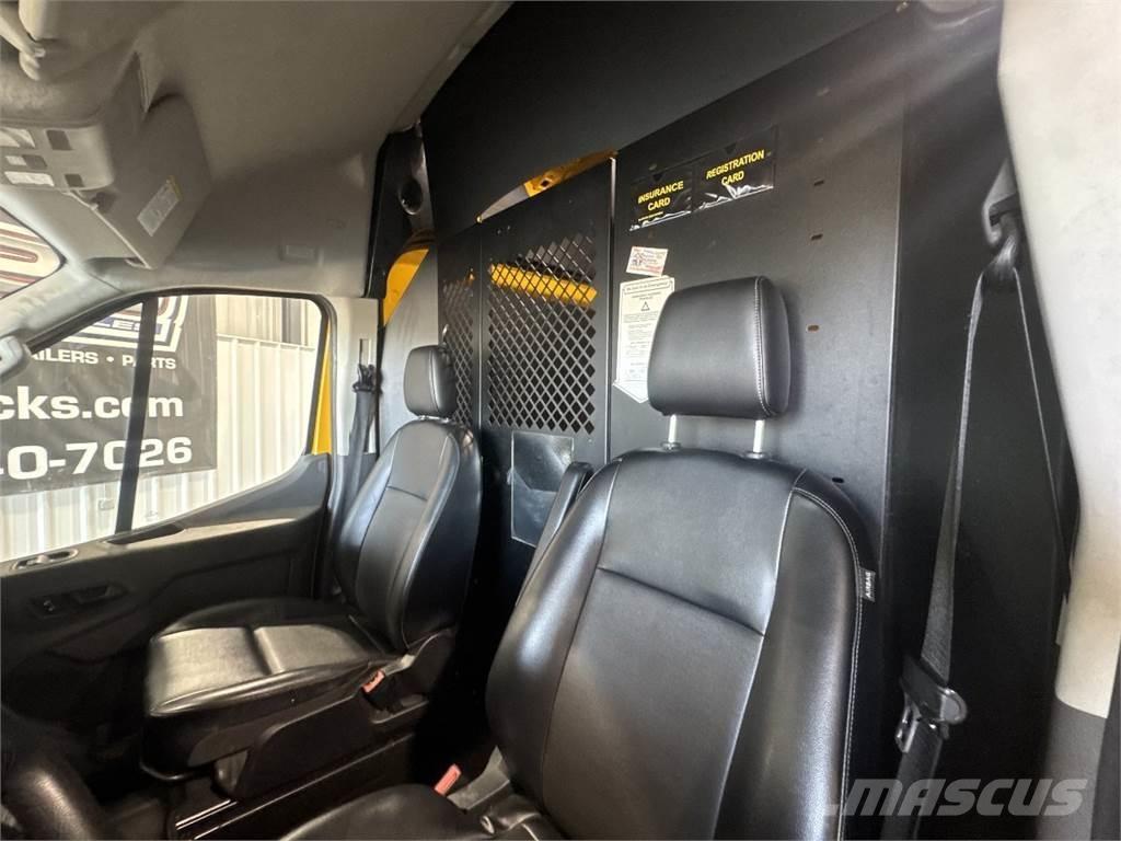 Ford Transit 250 Kis teherszállító/Platós kocsi