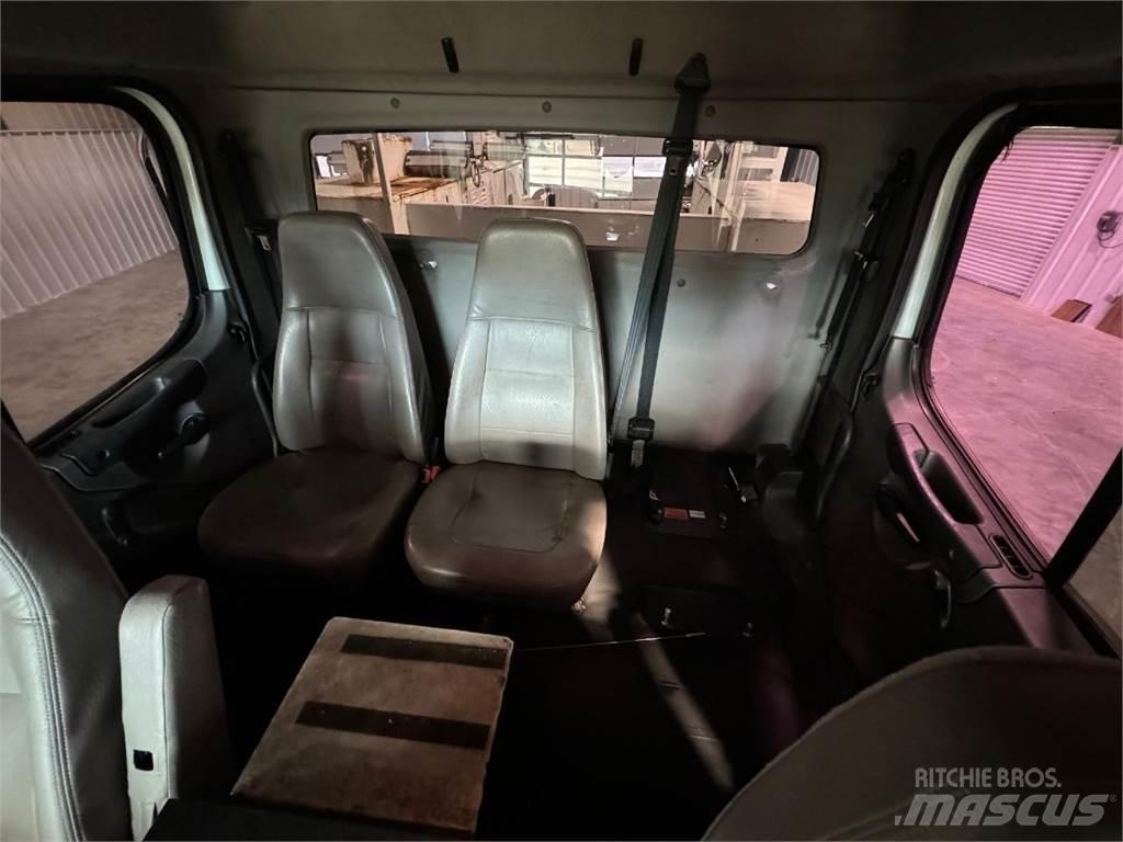 Freightliner 108SD Közúti karbantartó haszongépek