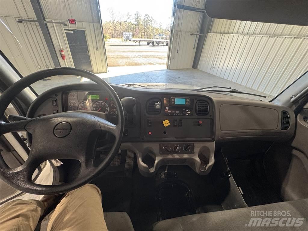 Freightliner M2 Dobozos teherautók