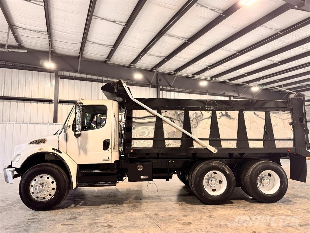 Freightliner M2 Billenő teherautók