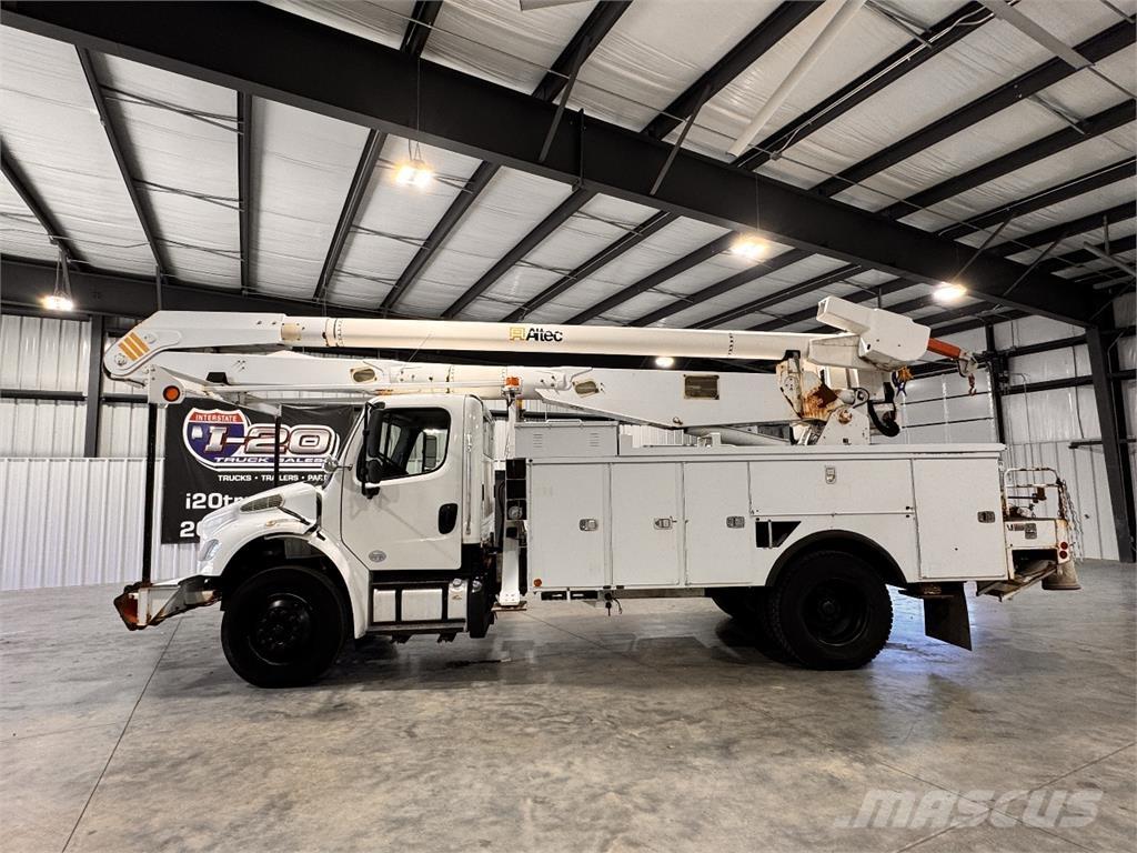 Freightliner M2 Teherautóra szerelt emelők és állványok