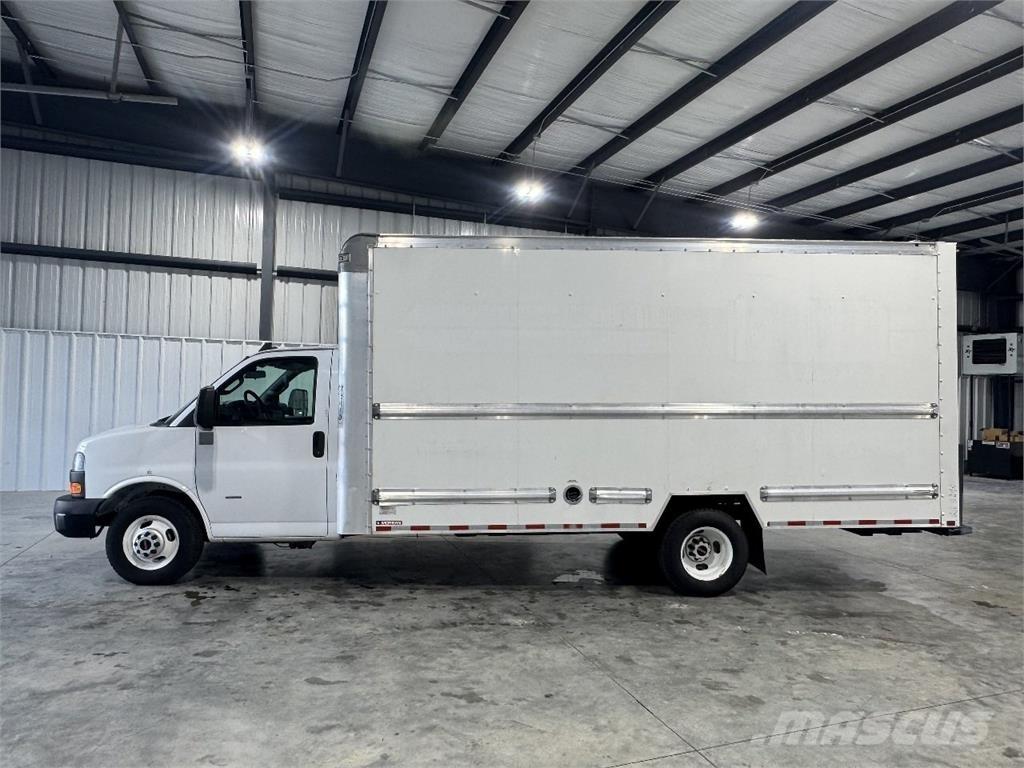 GMC G33903 Dobozos teherautók