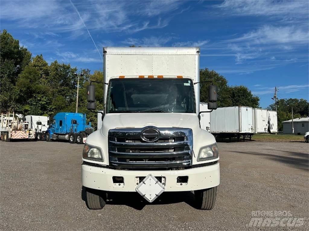 Hino 268 Dobozos teherautók
