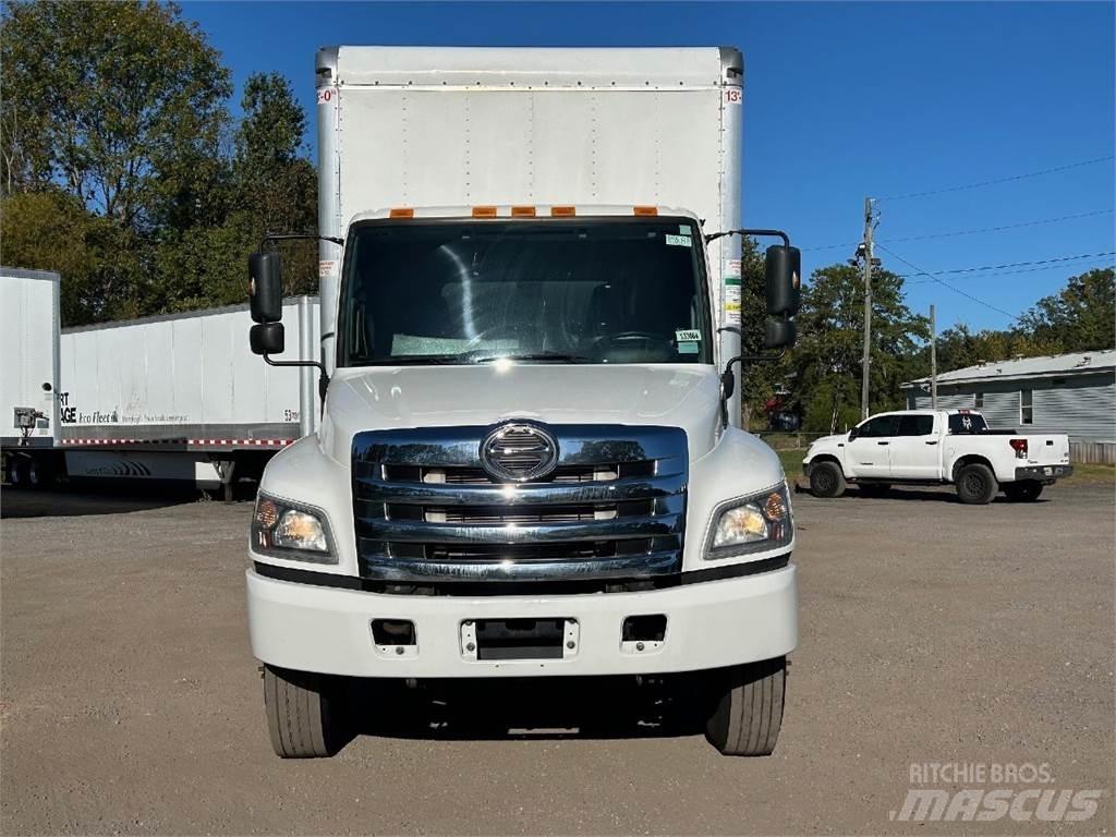 Hino 268 Dobozos teherautók