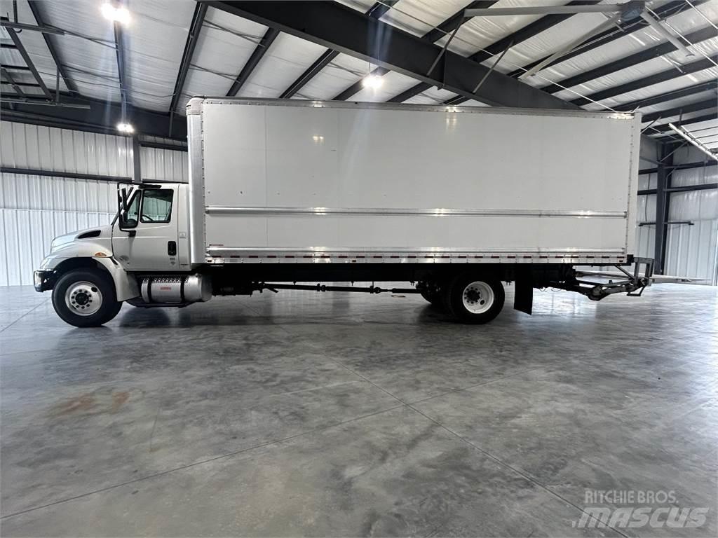 International 4300 Dobozos teherautók