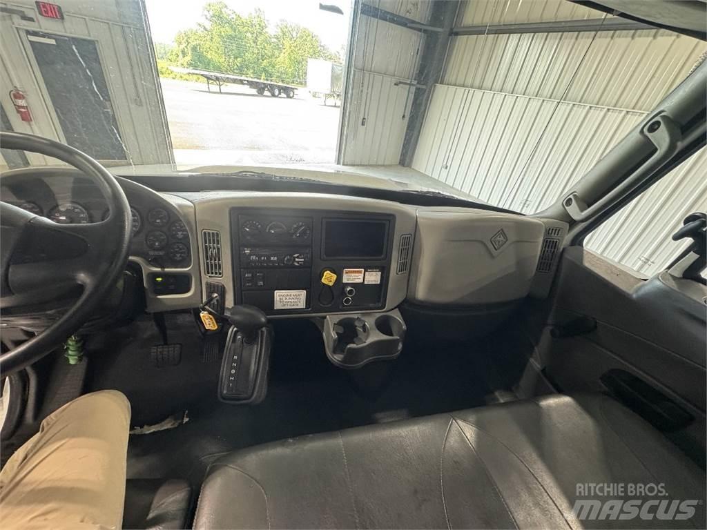 International 4300 Dobozos teherautók