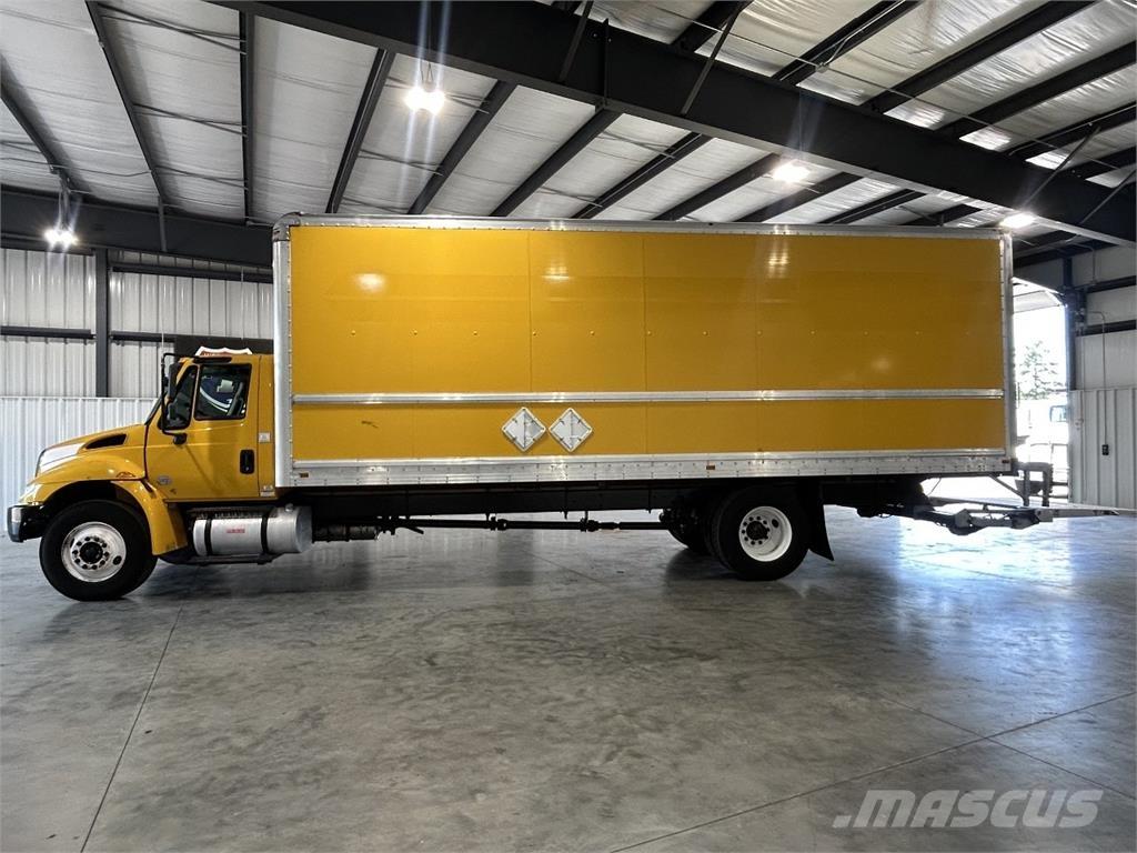 International 4300 Dobozos teherautók