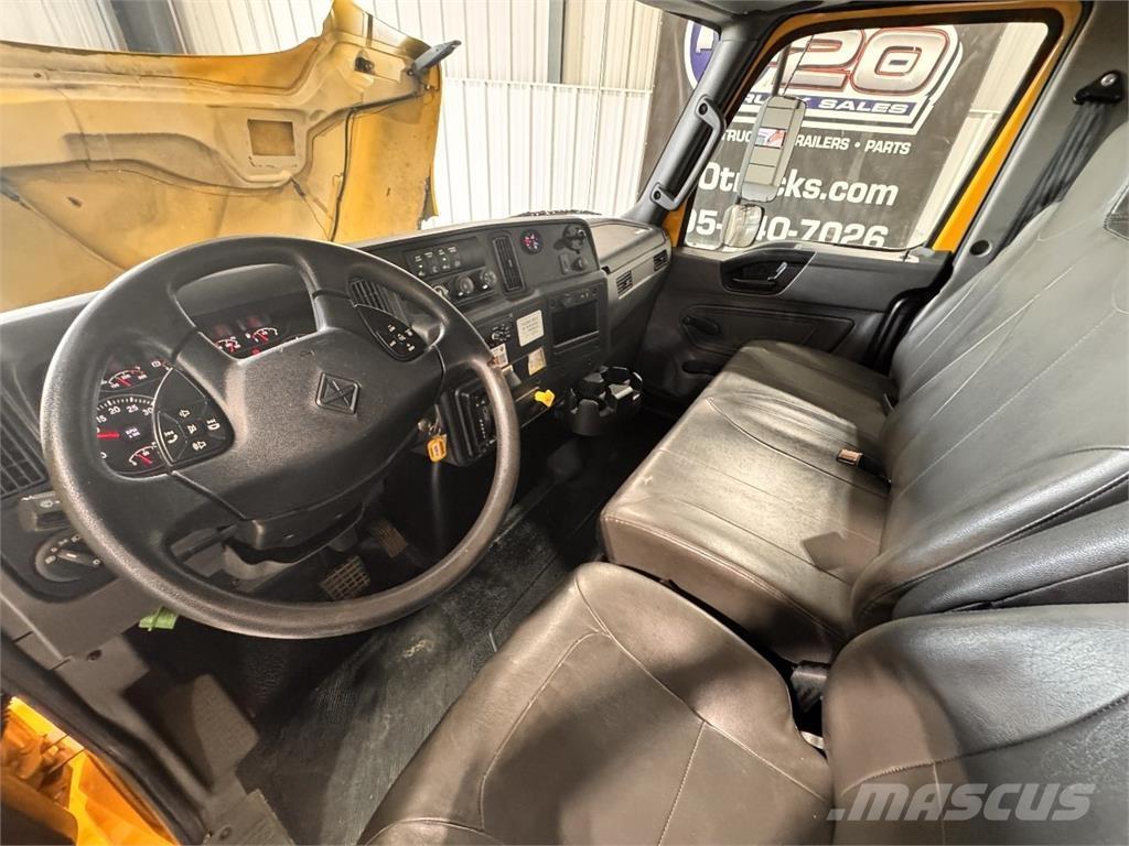 International MV607 Dobozos teherautók