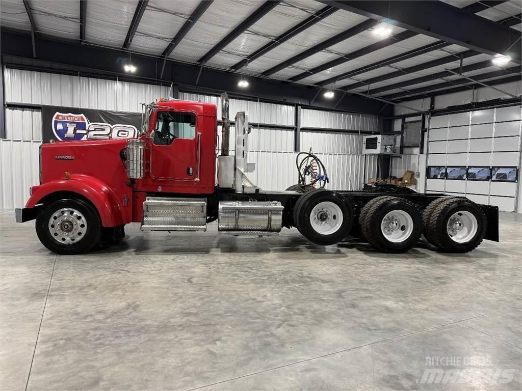 Kenworth W900L Nyergesvontatók