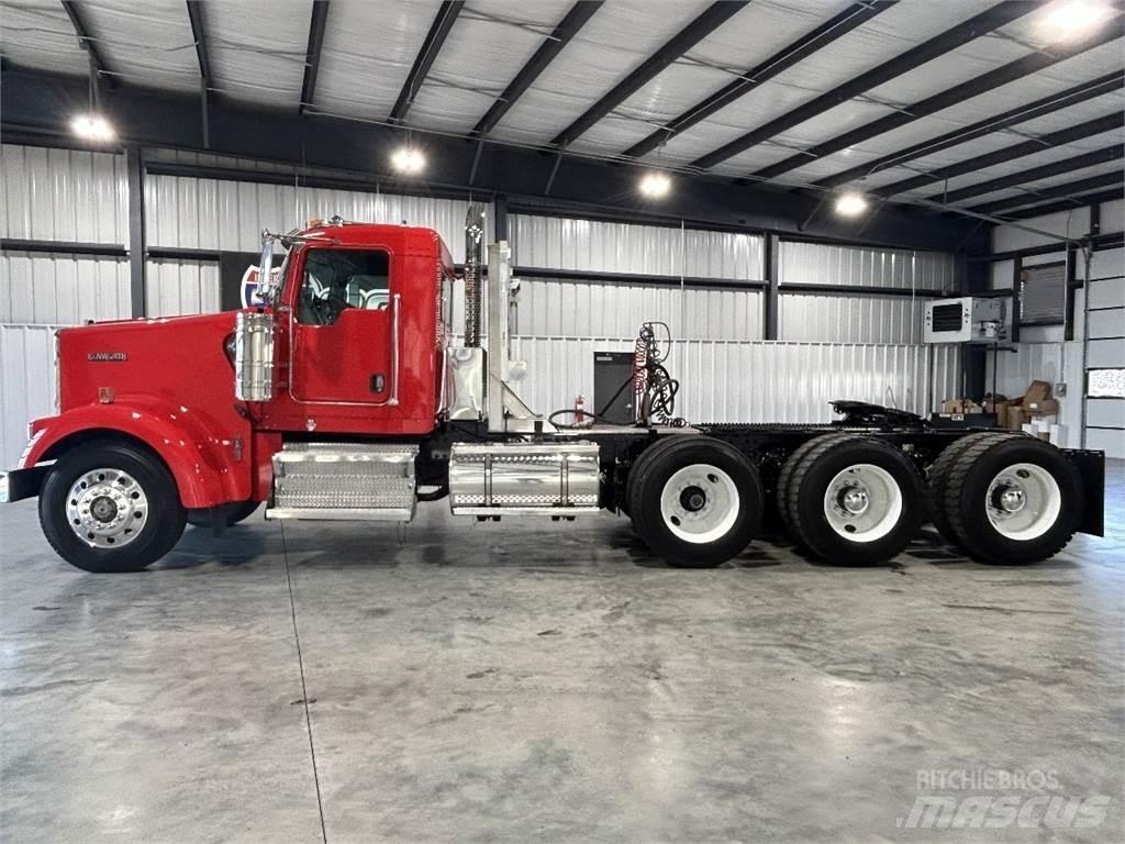 Kenworth W900L Nyergesvontatók