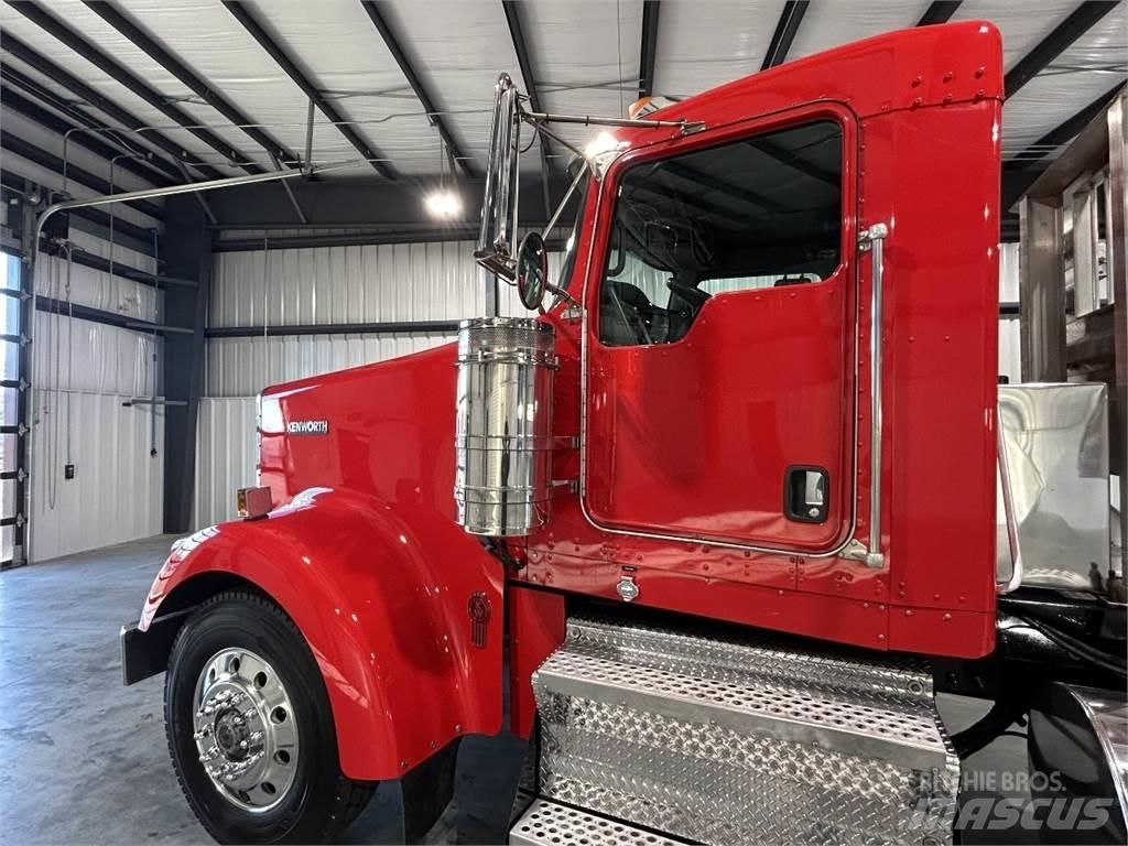 Kenworth W900L Nyergesvontatók