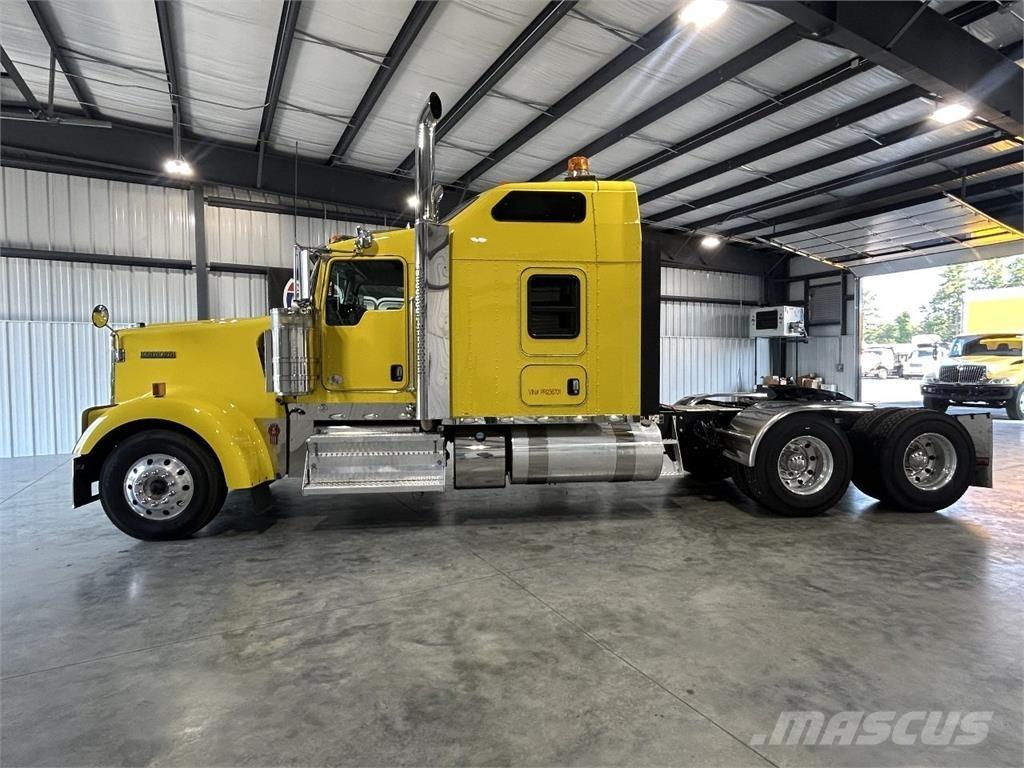 Kenworth W900L Nyergesvontatók