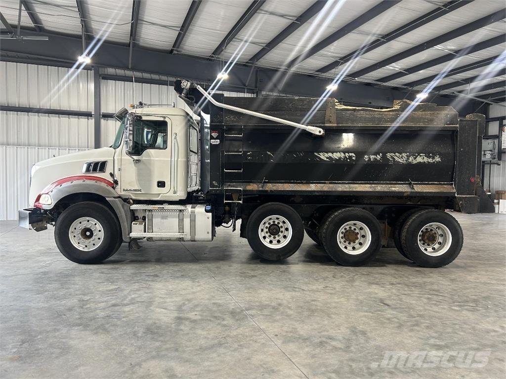 Mack Granite Billenő teherautók