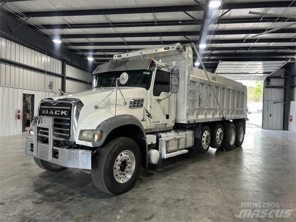 Mack GU713 Billenő teherautók