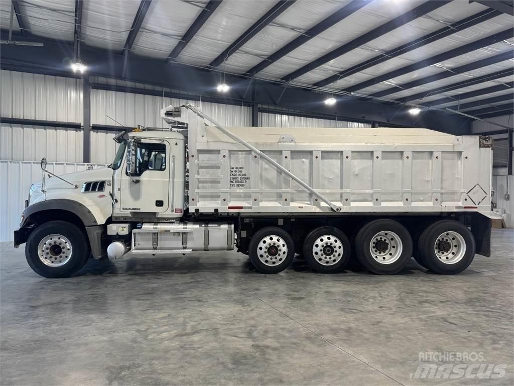 Mack GU713 Billenő teherautók