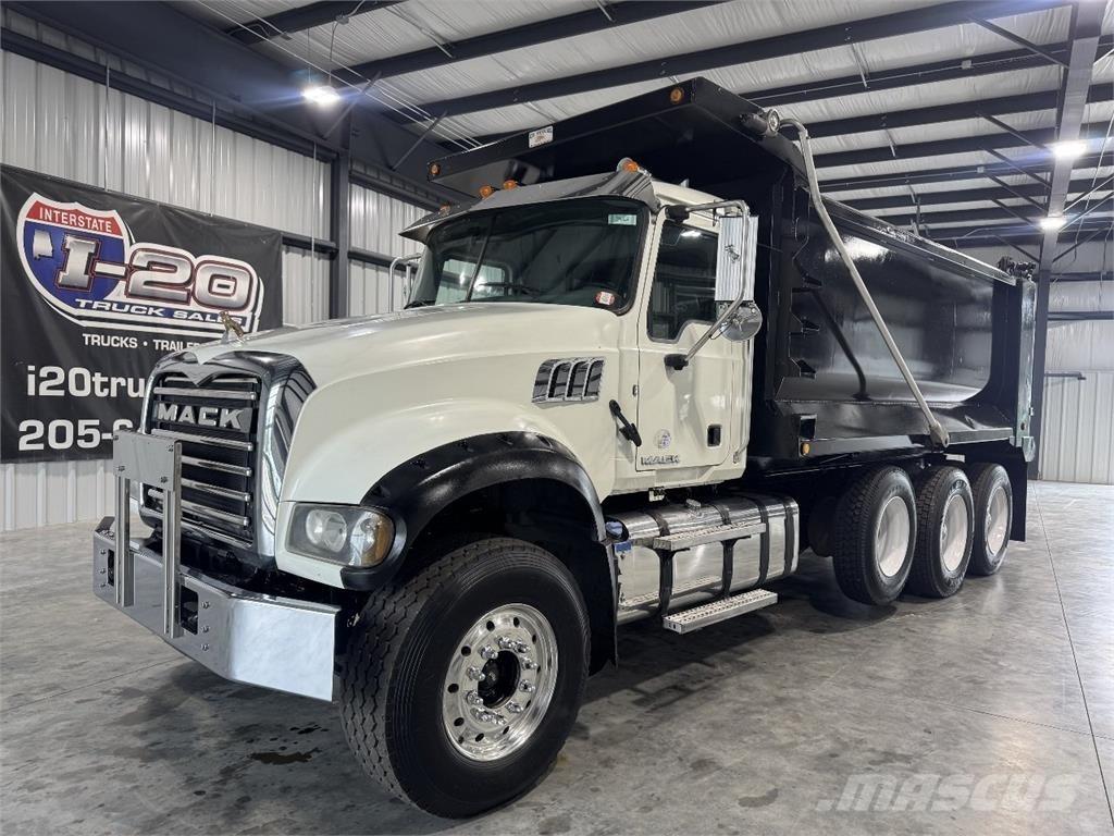 Mack GU713 Billenő teherautók