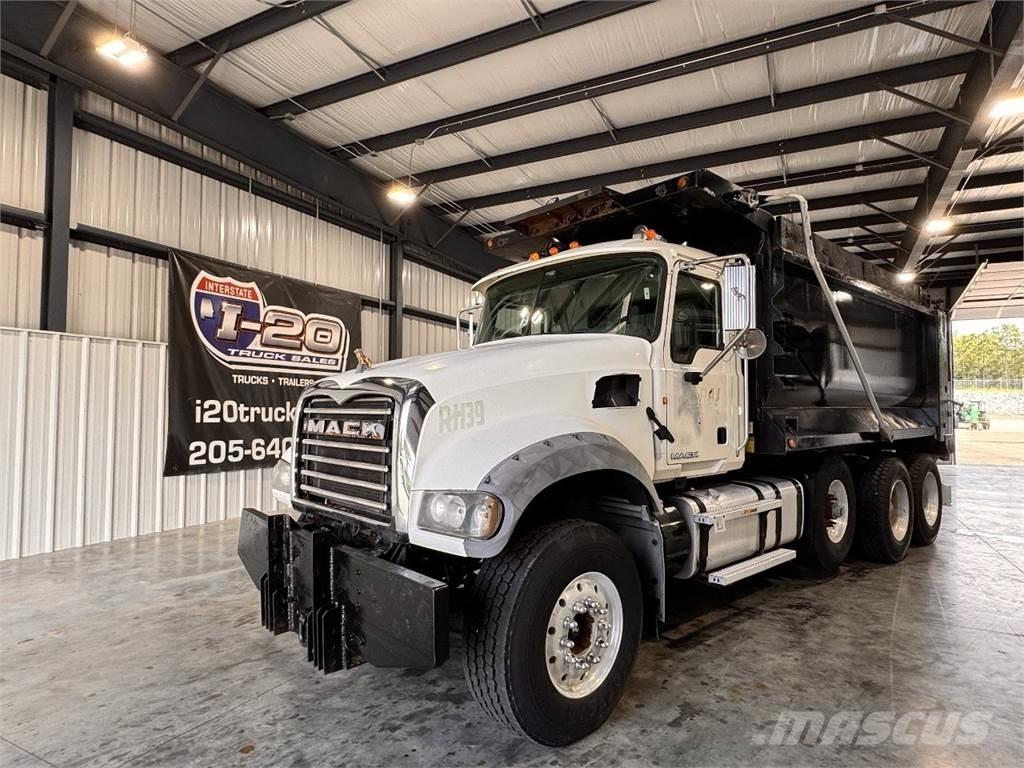 Mack GU713 Billenő teherautók