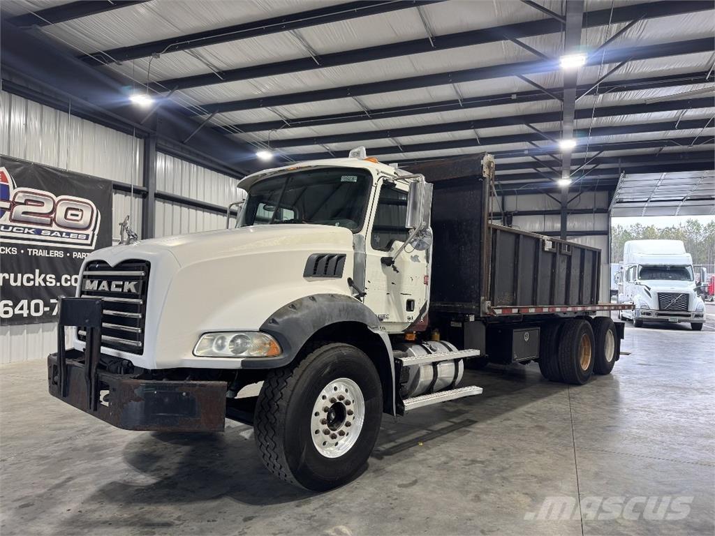 Mack GU813 Állványok