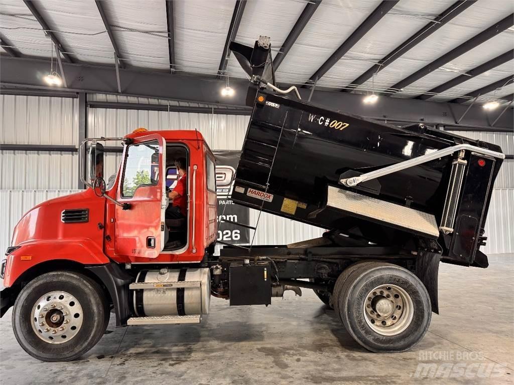 Mack MD6 Billenő teherautók